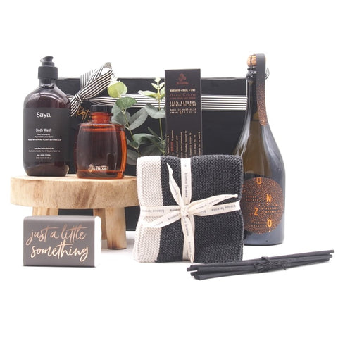 A TOUCH OF LUXE GIFT HAMPER!