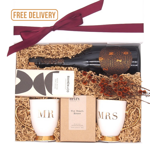 THE NEWLYWEDS WEDDING HAMPER