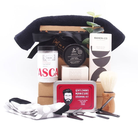 MEN'S SHAVE & PAMPER HAMPER!